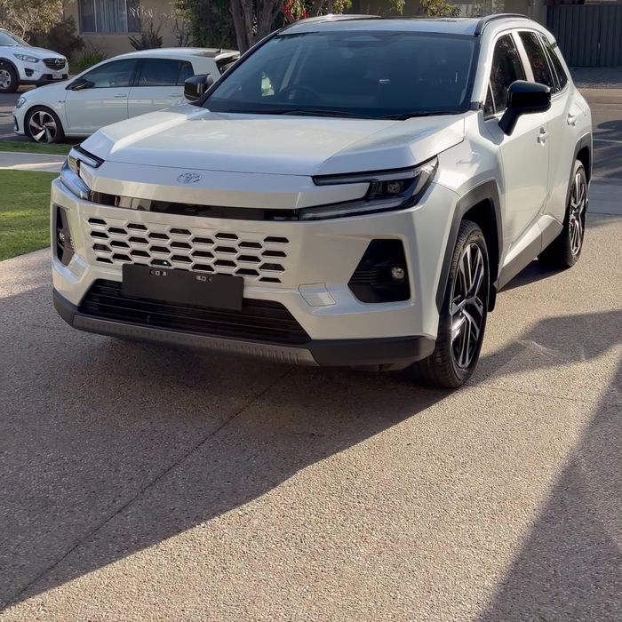 Finished white Toyota after its ceramic coating