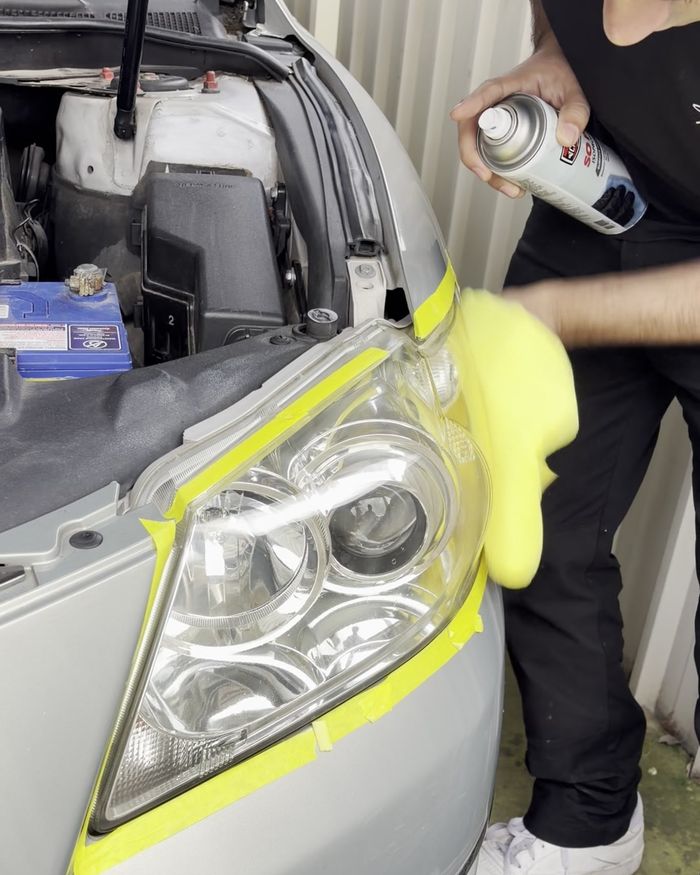 Sealing a restored headlight